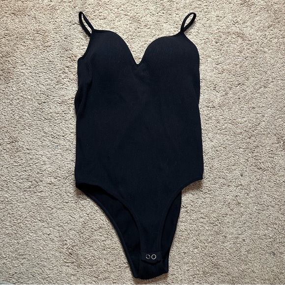 LIKE NEW Padded Ribbed Bodysuit - Picture 3 of 7